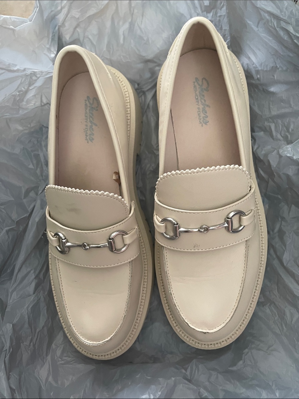 Skechers  Cream Chunky Loafers with Silver Accents Size 10